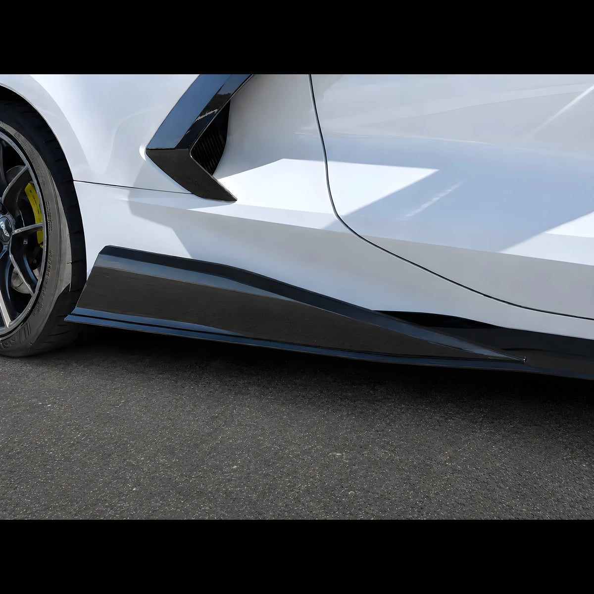 Corvette C8 Stingray 5VM side skirts, matte black aerodynamic panels